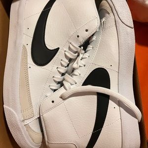 Nike mid blazers ‘77 white womens 7.5 youth 6Y